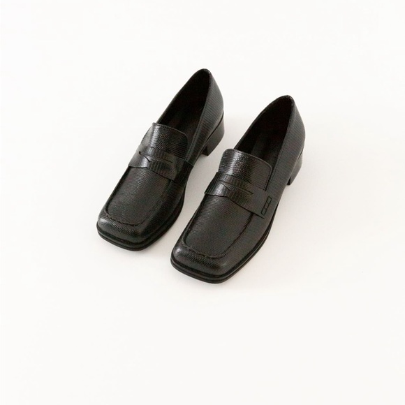 Shop Peche Nelda Loafers - Picture 1 of 2